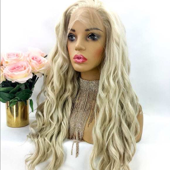 Stella | Lace Front Wig - Picture 2 of 8